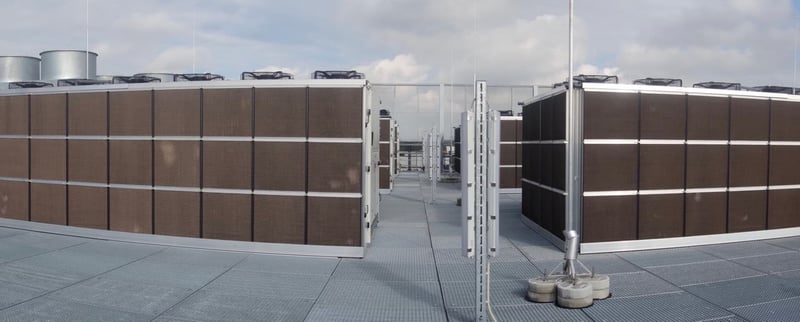 Adiabatische voorkoeling datacenters